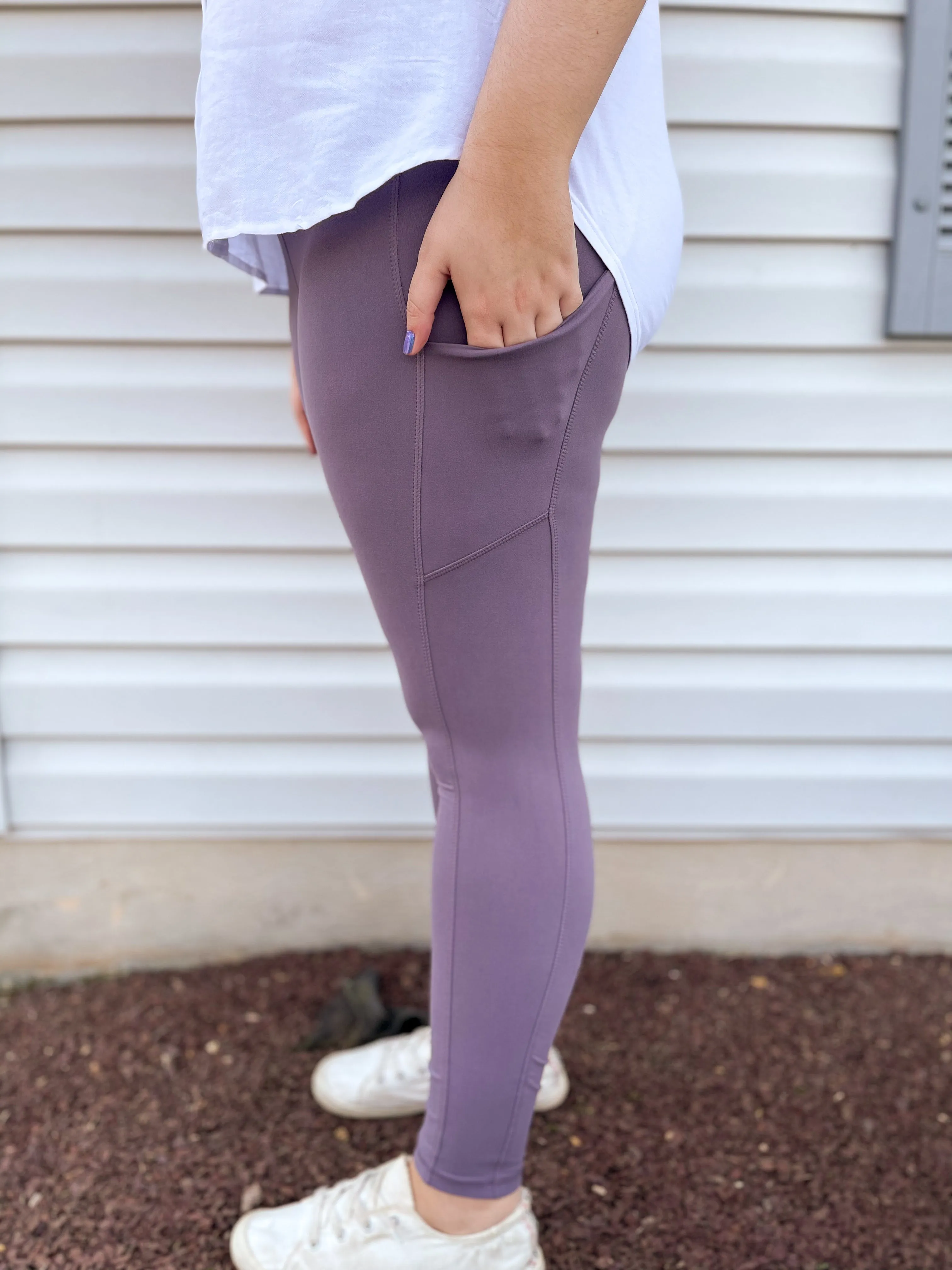 Buttery Soft Leggings With Pockets in Frosted Mulberry